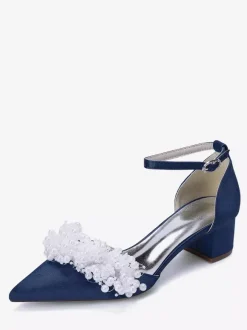 Chaussures de mariée en satin à bout pointu et talons compensés ornés de perles