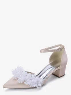 Chaussures de mariée en satin à bout pointu et talons compensés ornés de perles