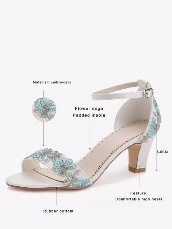 Chaussures de mariée ivoire à bout ouvert et talon compensé brodées de fleurs