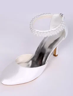 Chaussures de mariée talon bas bout pointu boucle réglable