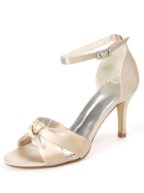 Chaussures de mariée talon haut boucle réglable