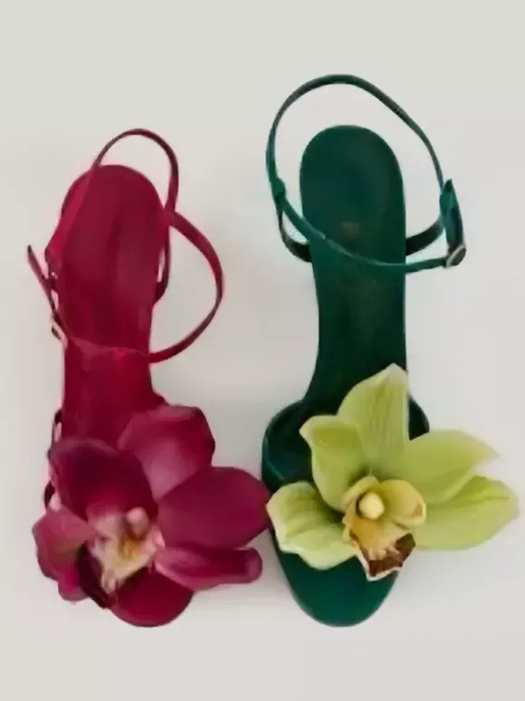 Chaussures de soirée en satin pour femmes bout ouvert détails floraux talons hauts