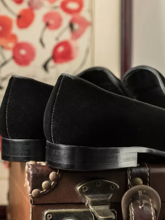Chaussures habillées en velours pour hommes bout rond à enfiler chaussures de bal formelles avec pompons