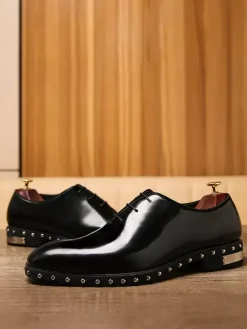 Chaussures habillées pour hommes pour mariage à bout rond à rivets en cuir verni de vache