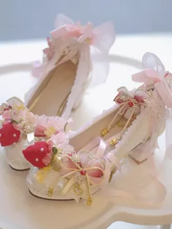 Chaussures Lolita Sweet Strawberry Escarpins Lolita à talons épais avec volants blancs écrus et n艙uds