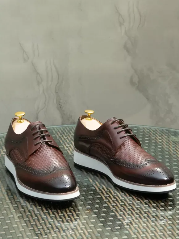 Chaussures Richelieu pour hommes bout rond en cuir véritable à lacets.