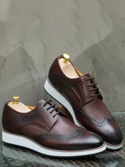 Chaussures Richelieu pour hommes bout rond en cuir véritable à lacets.