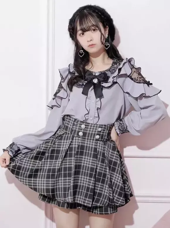 Chemise Lolita en dentelle col rond volants manches longues ruban décoré