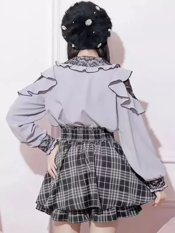 Chemise Lolita en dentelle col rond volants manches longues ruban décoré
