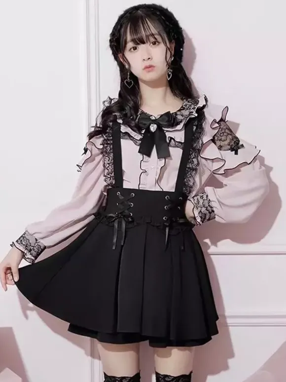 Chemise Lolita en dentelle col rond volants manches longues ruban décoré