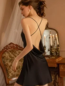Chemise de nuit en satin bordeaux champagne nuisette dos nu lingerie
