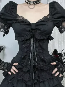 Chemisiers gothiques Lolita noirs à manches courtes et volants en dentelle haut Lolita en dentelle