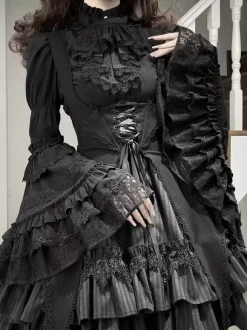 Chemisiers gothiques Lolita noirs à manches longues haut Lolita à volants et dentelle