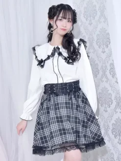 Chemisiers gothiques Lolita haut Lolita blanc à manches longues n艙uds en dentelle chemise Lolita à blocs de couleurs