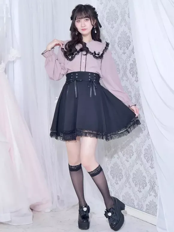 Chemisiers gothiques Lolita haut Lolita blanc à manches longues n艙uds en dentelle chemise Lolita à blocs de couleurs