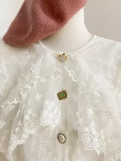 Chemisiers Lolita académiques haut Lolita chemisier à manches longues en dentelle à volants chemise Lolita blanche