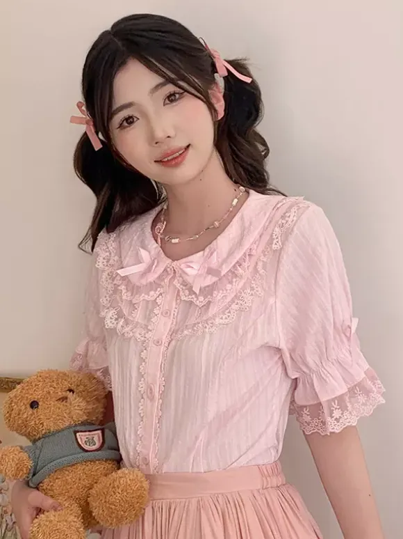 Chemisiers Lolita doux n艙uds en dentelle haut Lolita à manches courtes chemise Lolita noire en dentelle