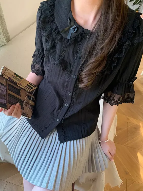 Chemisiers Lolita doux n艙uds en dentelle haut Lolita à manches courtes chemise Lolita noire en dentelle