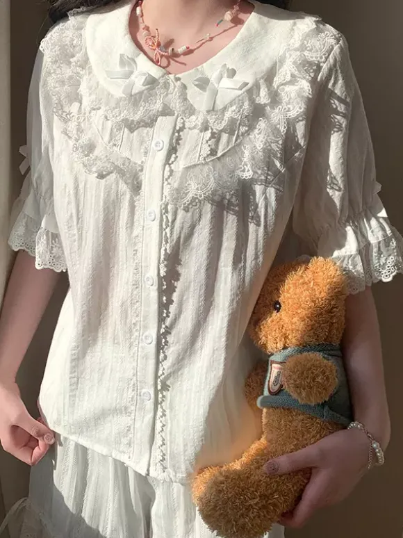 Chemisiers Lolita doux n艙uds en dentelle haut Lolita à manches courtes chemise Lolita noire en dentelle