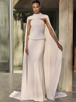 Châle de mariée ivoire sans manches avec décolleté et boutons en tissu satiné