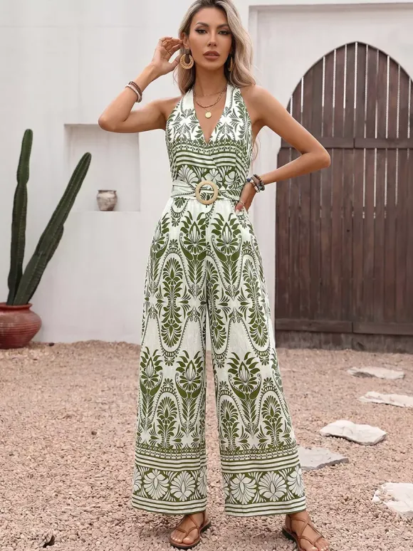 Combinaison dos nu blanche à imprimé bohème vert ceinture à nouer dans le dos avec boucle en bois taille haute jambes larges.
