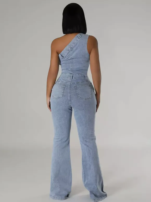 Combinaison en jean délavé asymétrique pour femme - Combinaison moulante sexy évasée bleu clair style années 2000 - Tenue de soirée estivale 2026