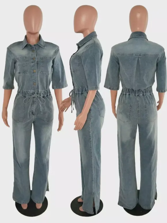 Combinaison en jean stretch délavé pour femme - Combinaison cargo bleu clair à taille élastiquée et fente latérale - Collection été 2026