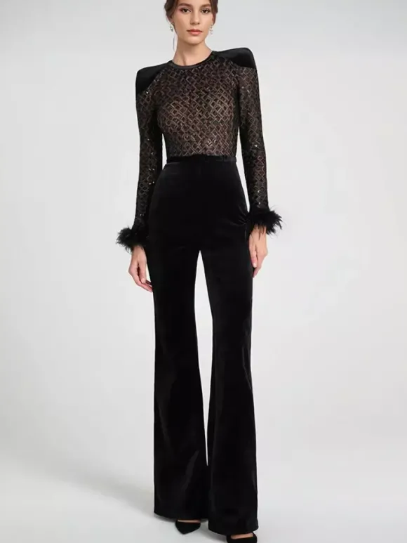 Combinaison en velours à revers en plumes avec épaules rembourrées et manches longues pour femme tenue de soirée formelle de printemps 2026