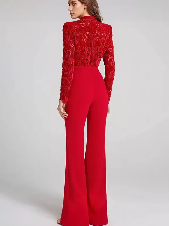 Combinaison rouge avec haut en dentelle col haut manches longues jambe évasée tenue de soirée semi-formelle pour femmes 2026