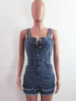 Combinaison short en jean bleu moyen décolleté plongeant ourlet effiloché coupe moulante sexy - Idéale pour les festivals d'été 2026