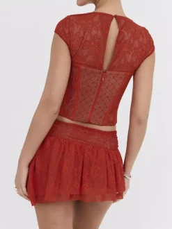 Corsets rouges chics et ajustés en dentelle et fermeture éclair