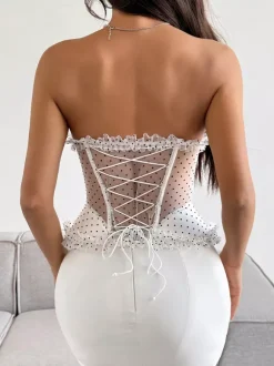 Corsets bordeaux chics sans manches et coupe ajustée en dentelle