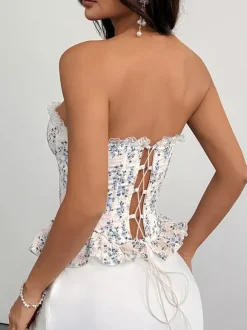 Corsets roses chics sans manches et sans bretelles coupe ajustée en dentelle à lacets