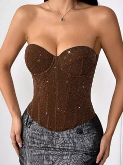 Corsets rouges chics sans manches et sans bretelles coupe ajustée à sequins