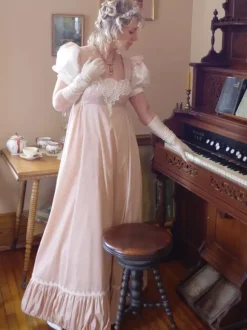 Costumes rétro Champagne pour femmes robe en Polyester à volants en dentelle Costume Marie-Antoinette Costume occidental du 18ème siècle