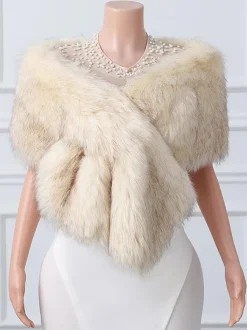 Couverture de mariage en fausse fourrure  hauts blancs écru  couverture de mariée