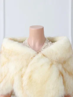 Couverture de mariage en fausse fourrure hauts beiges couverture de mariée