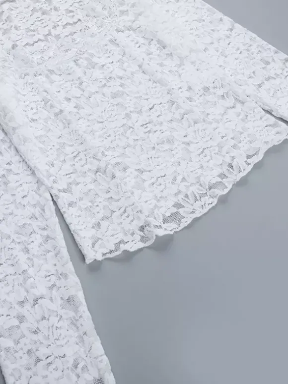 Crop top transparent en dentelle florale blanche pour femme - Chemisier à manches longues et col carré festonné - Style coquette romantique et français idéal pour les sorties (collection 2026)