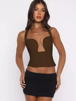 Débardeur court à bretelles croisées décolleté en c艙ur dos nu et fermeture à nouer coupe ajustée style streetwear