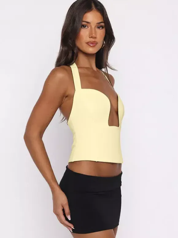 Débardeur court à bretelles croisées décolleté en c艙ur dos nu et fermeture à nouer coupe ajustée style streetwear