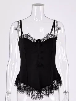 Débardeur noir à bretelles fines et dos nu en dentelle style décontracté pour femme.