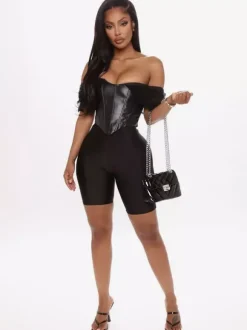 Débardeur noir à épaules dénudées en similicuir sexy pour femme