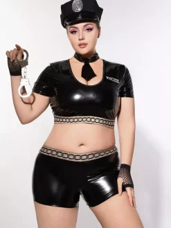 Déguisement de policière grande taille : haut court noir effet mouillé short chapeau menottes et gants tenue d'Halloween