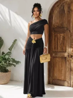 Ensemble 2 pièces : haut court asymétrique à boucle métallique et jupe longue froncée