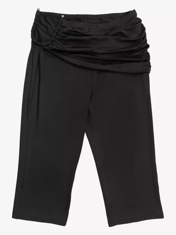 Ensemble 2 pièces : haut court dos nu à découpes torsadées et pantalon capri froncé