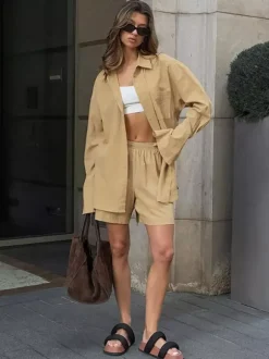 Ensemble 2 pièces short et chemise oversize short élastique style décontracté pour femme.