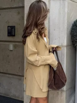 Ensemble 2 pièces short et chemise oversize short élastique style décontracté pour femme.