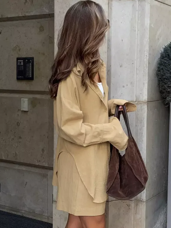 Ensemble 2 pièces short et chemise oversize short élastique style décontracté pour femme.