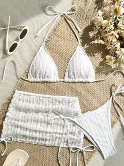 Ensemble bikini en dentelle avec mini-jupe cache-maillot pour la plage et les loisirs d'été 2026