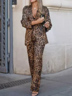 Ensemble blazer à imprimé léopard avec ceinture et pantalon large pour femme - Tailleur manches longues à revers cranté - Collection streetwear printemps 2026